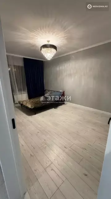 1-комнатная квартира, этаж 1 из 8, 80 м²