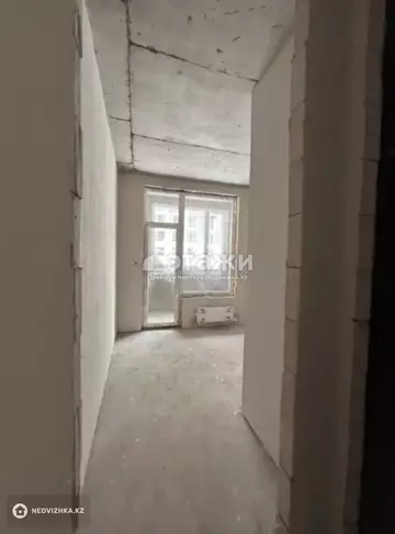 1-комнатная квартира, этаж 2 из 12, 38 м²