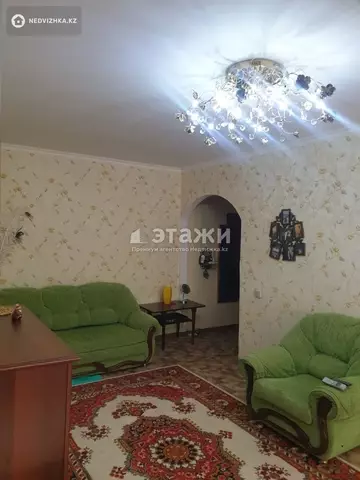 2-комнатная квартира, этаж 2 из 4, 42 м²