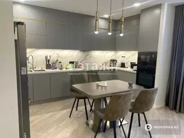 4-комнатная квартира, этаж 11 из 15, 142 м²