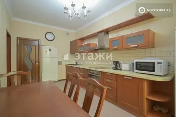 4-комнатная квартира, этаж 5 из 22, 134 м², на длительный срок