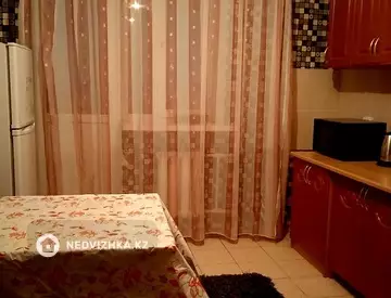 1-комнатная квартира, этаж 6 из 12, 40 м², по часам