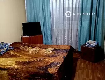 1-комнатная квартира, этаж 4 из 12, 40 м², посуточно