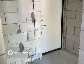 1-комнатная квартира, этаж 3 из 5, 42 м²