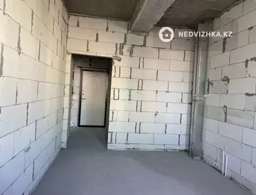 1-комнатная квартира, этаж 3 из 5, 42 м²