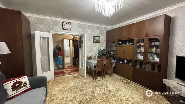79.6 м², 4-комнатная квартира, этаж 2 из 9, 80 м², изображение - 1