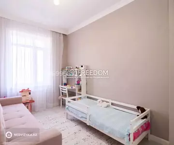 3-комнатная квартира, этаж 7 из 8, 90 м²