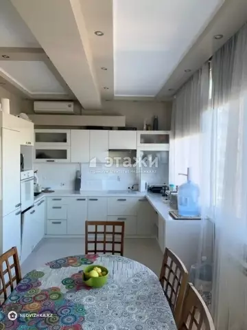 3-комнатная квартира, этаж 10 из 10, 96 м²
