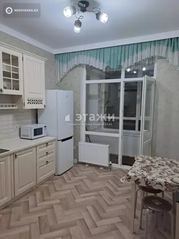 1-комнатная квартира, этаж 3 из 10, 42 м²