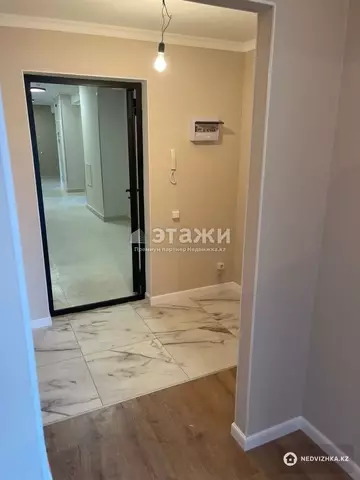 2-комнатная квартира, этаж 1 из 9, 42 м²