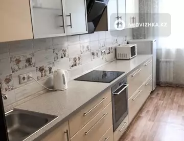 1-комнатная квартира, этаж 3 из 9, 38 м², на длительный срок