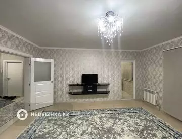3-комнатная квартира, этаж 4 из 12, 78 м², на длительный срок