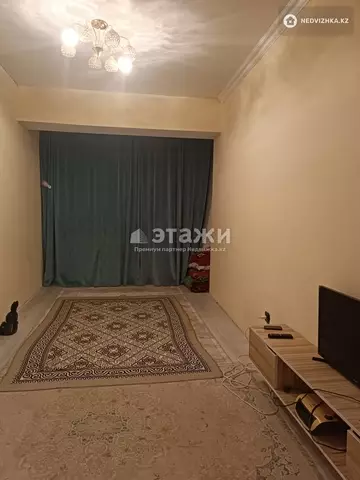 2-комнатная квартира, этаж 1 из 8, 50 м²