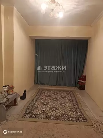 2-комнатная квартира, этаж 1 из 8, 50 м²