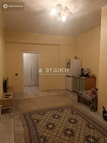 2-комнатная квартира, этаж 1 из 8, 50 м²