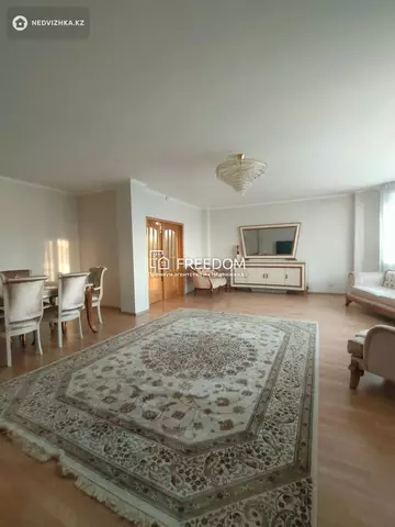 3-комнатная квартира, этаж 9 из 9, 150 м²