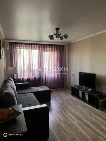 4-комнатная квартира, этаж 4 из 4, 74 м²