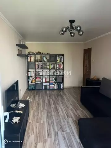 4-комнатная квартира, этаж 4 из 4, 74 м²