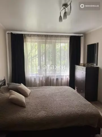 4-комнатная квартира, этаж 4 из 4, 74 м²