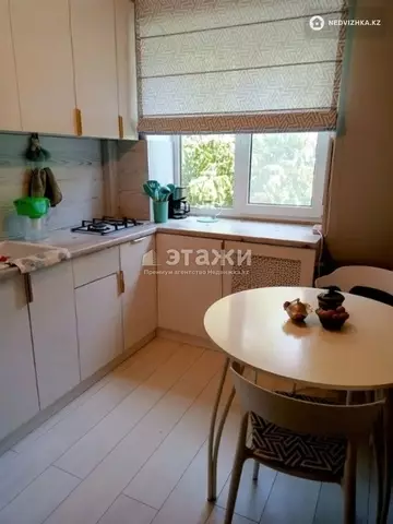 2-комнатная квартира, этаж 3 из 4, 44 м²