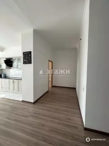 2-комнатная квартира, этаж 8 из 17, 90 м²