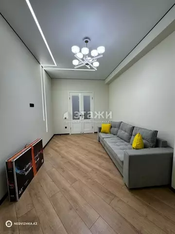 2-комнатная квартира, этаж 9 из 18, 65 м², на длительный срок