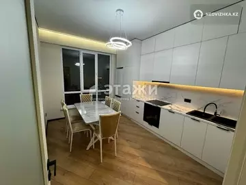 2-комнатная квартира, этаж 9 из 18, 65 м², на длительный срок