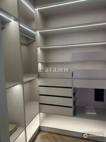 6-комнатная квартира, этаж 5 из 7, 270 м², на длительный срок