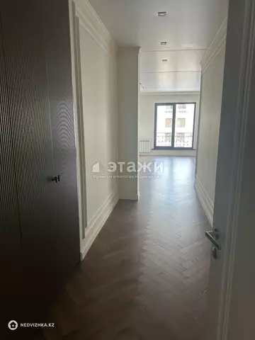 6-комнатная квартира, этаж 5 из 7, 270 м², на длительный срок