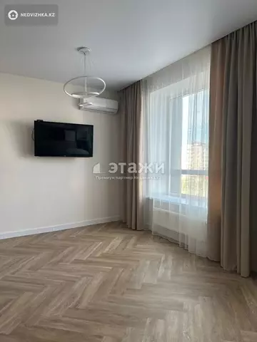 1-комнатная квартира, этаж 4 из 12, 42 м²