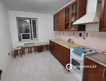 4-комнатная квартира, этаж 3 из 10, 100 м²