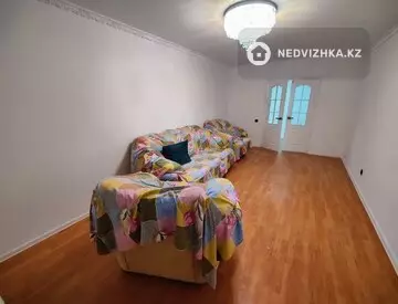 4-комнатная квартира, этаж 3 из 10, 100 м²