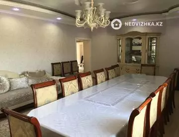 6-комнатный дом, 10 соток, 456 м²