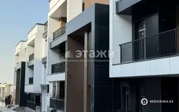 3-комнатная квартира, этаж 2 из 3, 85 м²