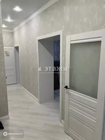 3-комнатная квартира, этаж 2 из 19, 93 м²
