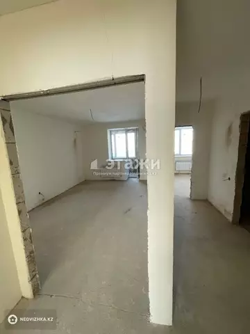 2-комнатная квартира, этаж 3 из 17, 66 м²