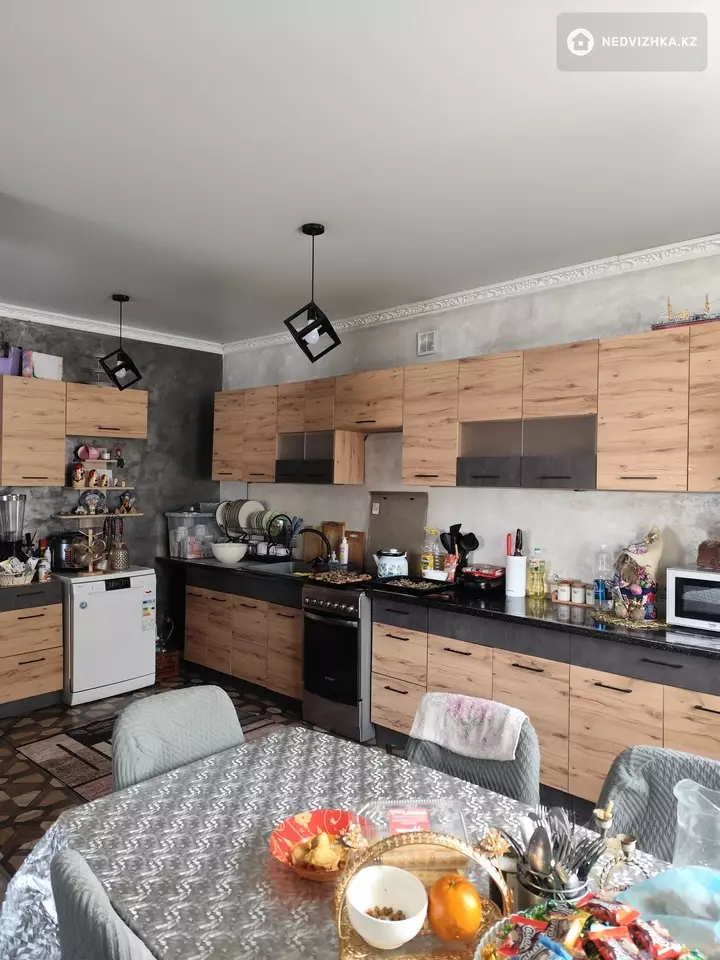160 м², 4-комнатный дом, 4.2 соток, 160 м², изображение - 1