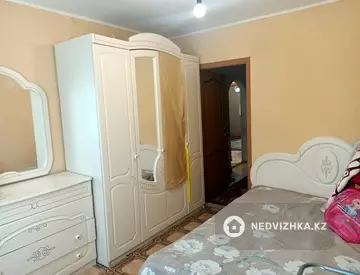 2-комнатная квартира, этаж 3 из 5, 56 м²