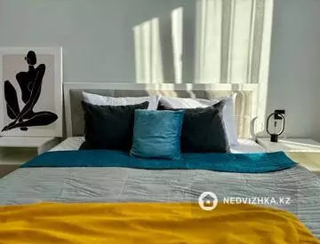 2-комнатная квартира, этаж 8 из 12, 60 м², посуточно