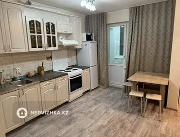 1-комнатная квартира, этаж 2 из 5, 37 м², на длительный срок