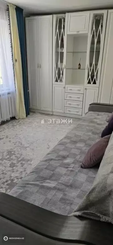 2-комнатная квартира, этаж 4 из 4, 49 м²