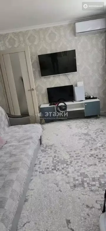 2-комнатная квартира, этаж 4 из 4, 49 м²