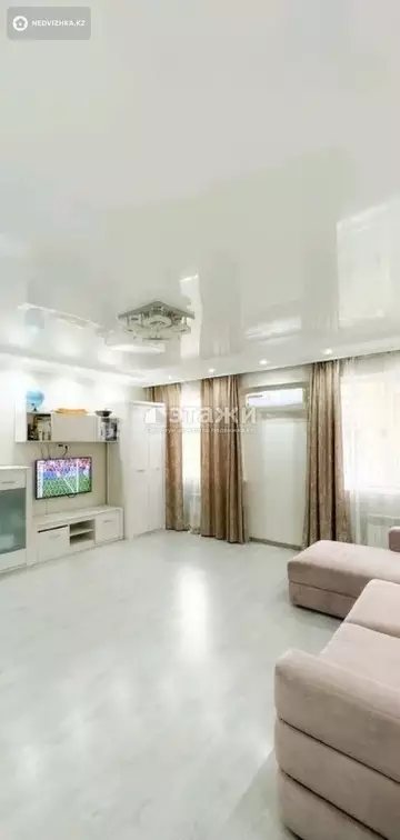 2-комнатная квартира, этаж 4 из 17, 63 м²