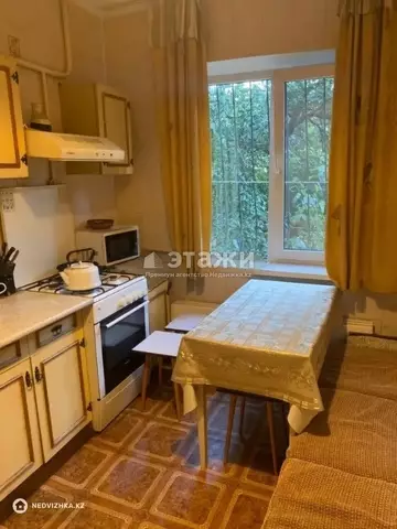 1-комнатная квартира, этаж 1 из 9, 37 м²
