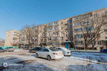 2-комнатная квартира, этаж 3 из 5, 52 м²