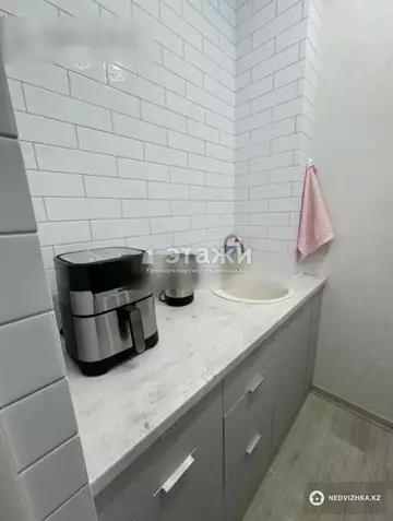 2-комнатная квартира, этаж 3 из 9, 49 м²