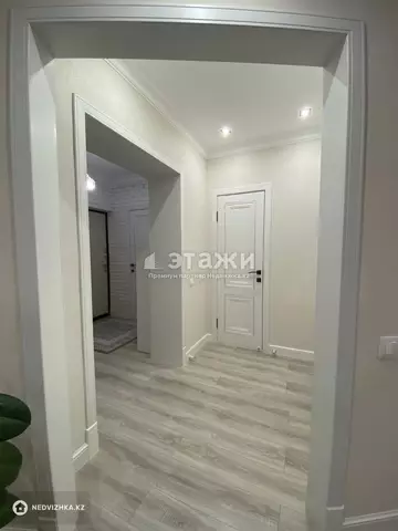 2-комнатная квартира, этаж 3 из 10, 65 м², на длительный срок
