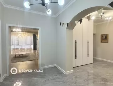 3-комнатная квартира, этаж 7 из 10, 133 м²