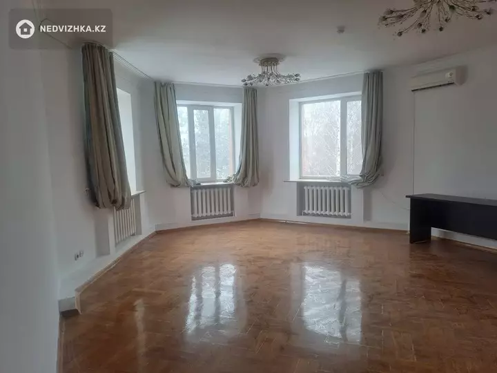 450 м², 4-комнатный дом, 15 соток, 450 м², на длительный срок, изображение - 1