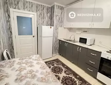 2-комнатная квартира, этаж 6 из 12, 65 м², посуточно